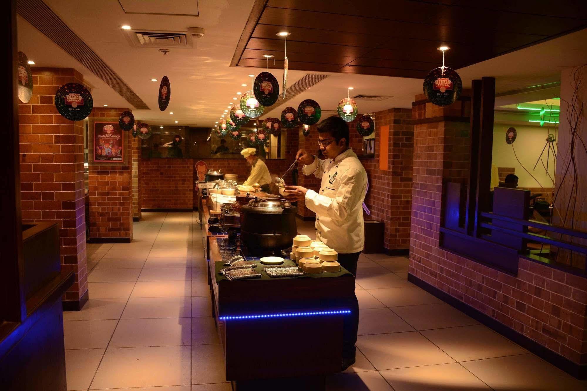 Hotel Metro Palace Mumbai Dış mekan fotoğraf